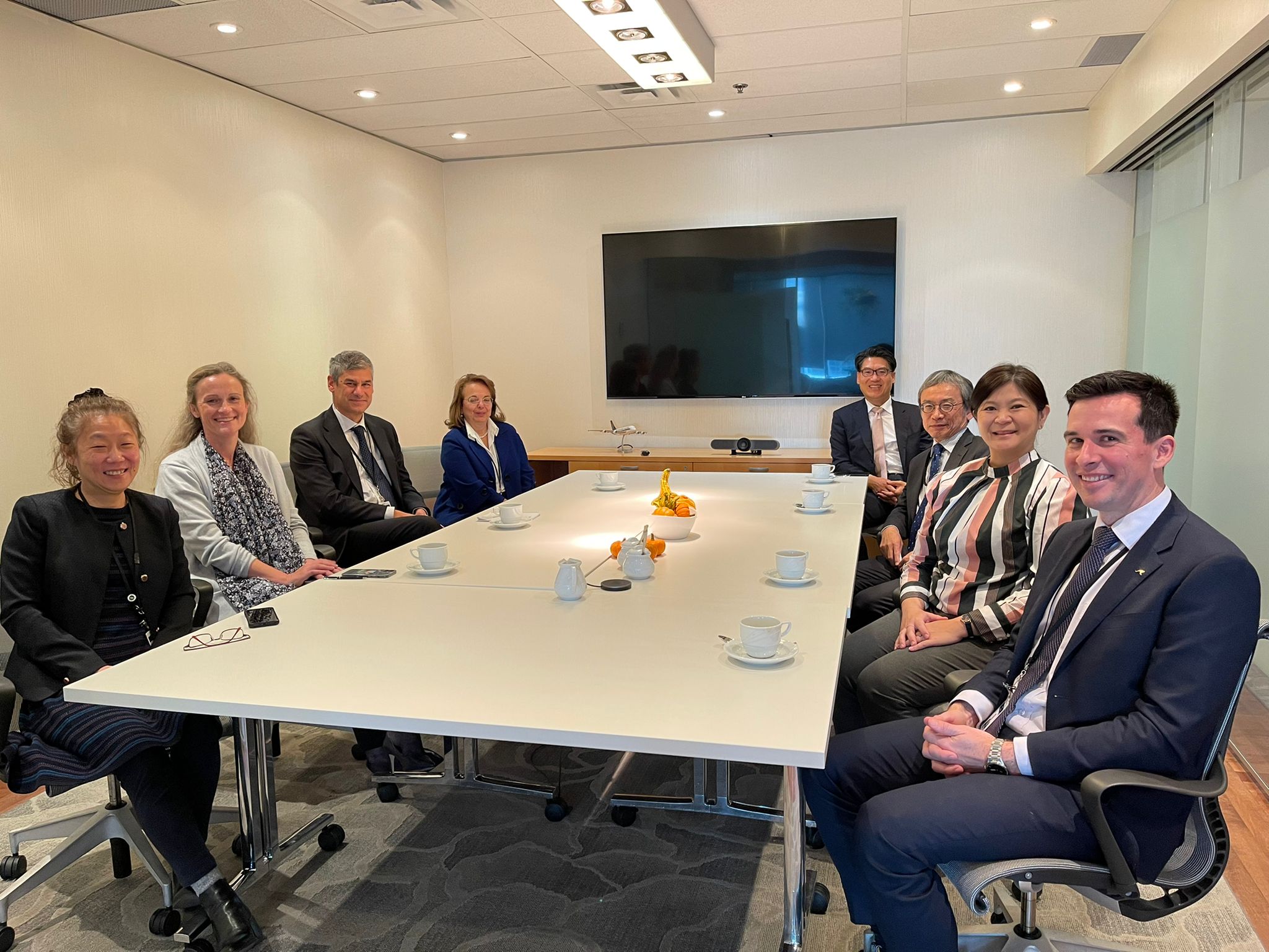 ECAC President and Executive Secretary (3rd and 4th from right) with ICAO Council members from Latin and South America in Montreal